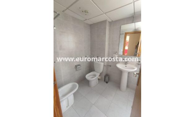 Sale - Apartment / flat - Guardamar del Segura - Pueblo