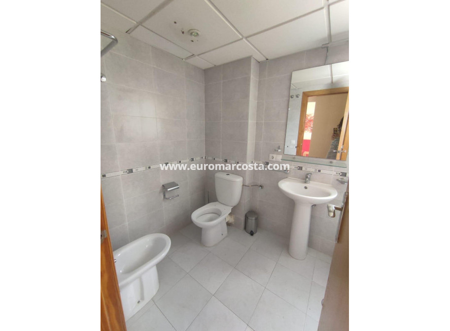 Sale - Apartment / flat - Guardamar del Segura - Pueblo