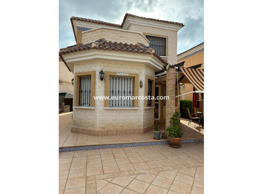 Venta - Villa - Guardamar del Segura - Urb el raso