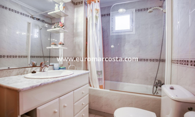 Sale - Apartment / flat - Torrevieja - La Mata