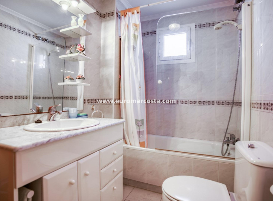 Sale - Apartment / flat - Torrevieja - La Mata