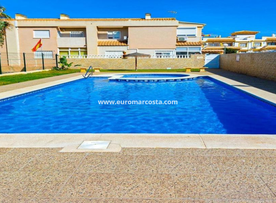 Sale - Bungalow - Torrevieja - TORREVIEJA