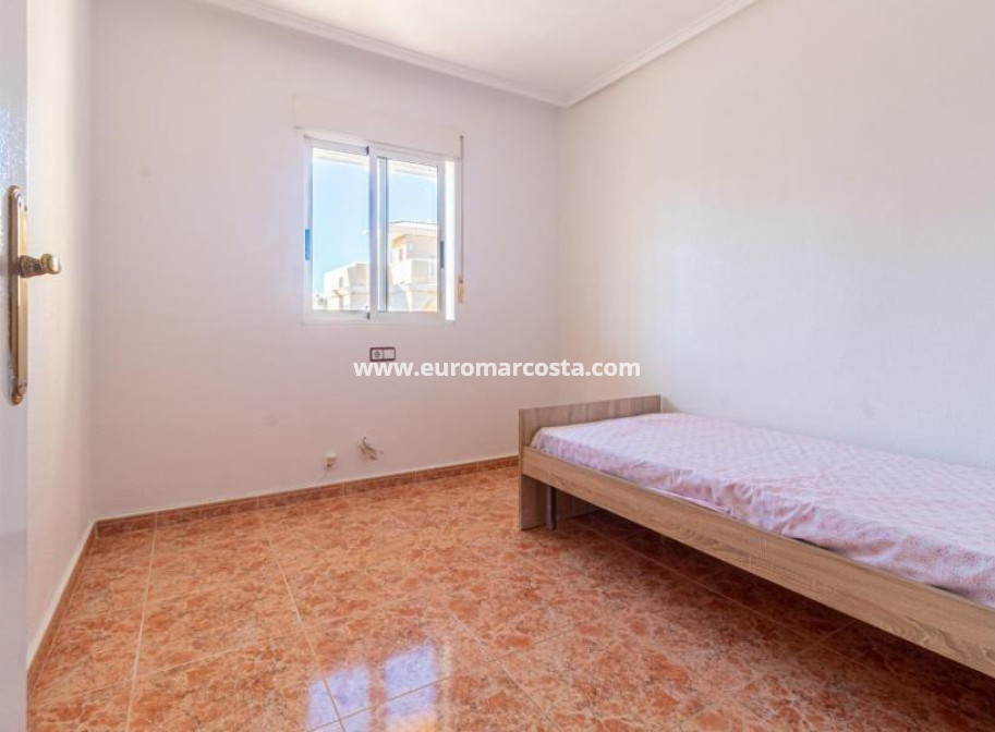 Sale - Bungalow - Torrevieja - TORREVIEJA