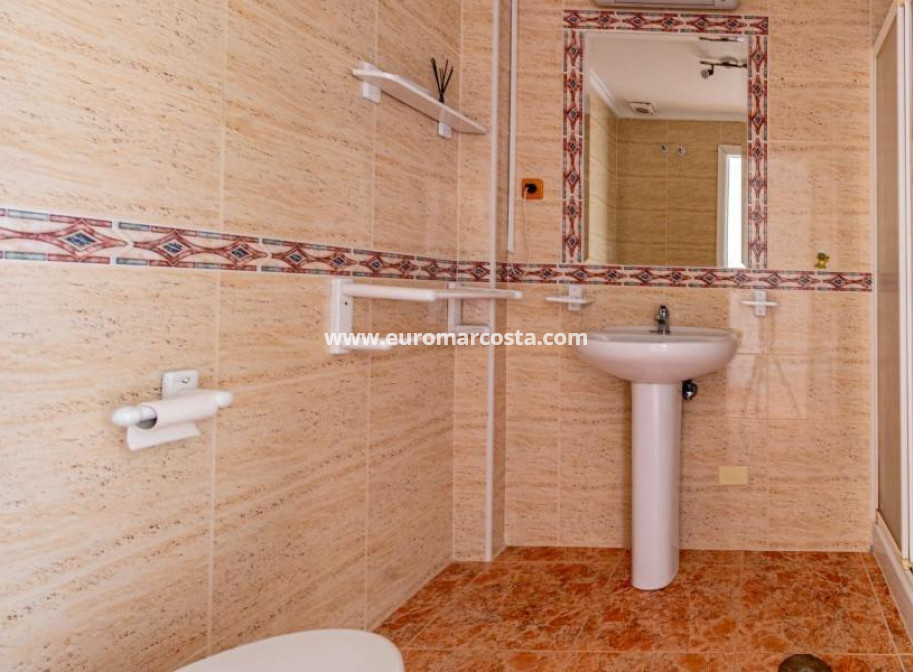 Sale - Bungalow - Torrevieja - TORREVIEJA