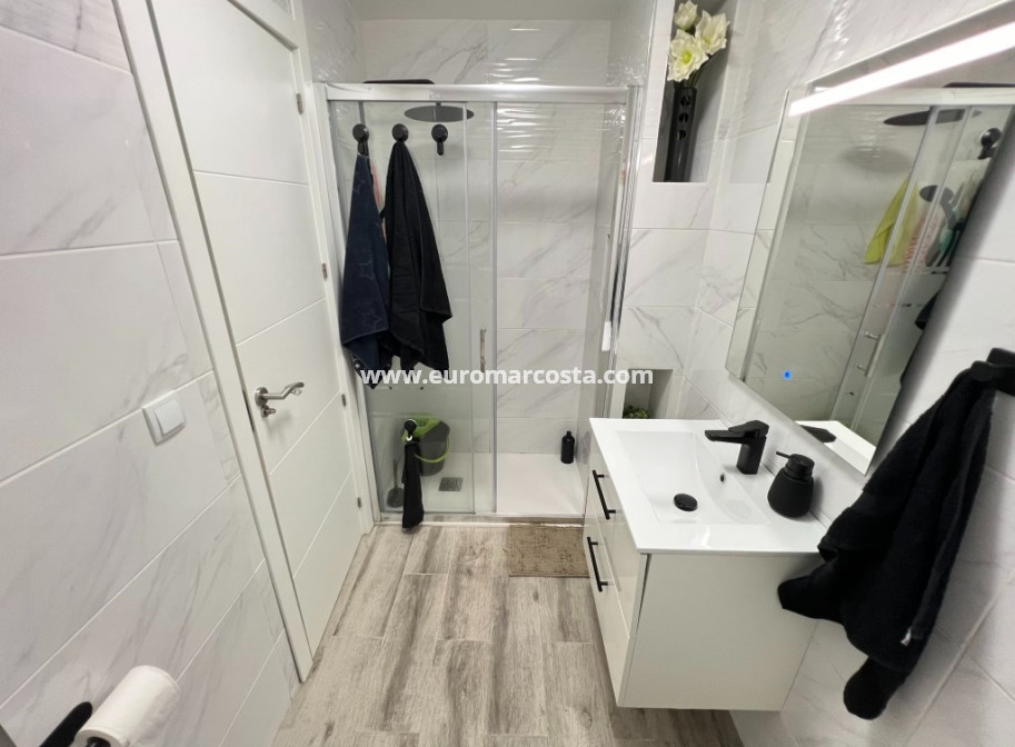 Sale - Apartment / flat - Guardamar del Segura