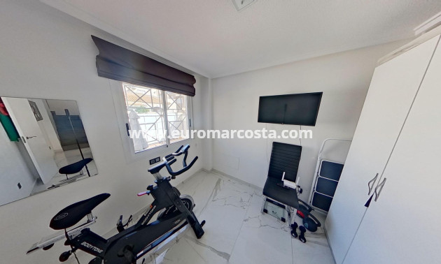 Venta - Villa - Torrevieja - TORREVIEJA