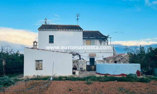 Objekte zum Wiederverkauf - Villa freitstehend - Denia