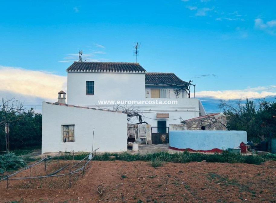 Objekte zum Wiederverkauf - Villa freitstehend - Denia