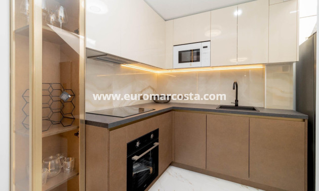 Venta - Bungalow - Torrevieja - Aguas Nuevas