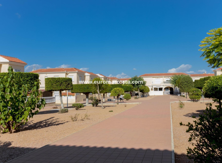 Venta - Bungalow - Torrevieja - Aguas Nuevas