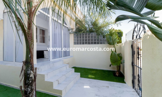 Venta - Bungalow - Torrevieja - Aguas Nuevas