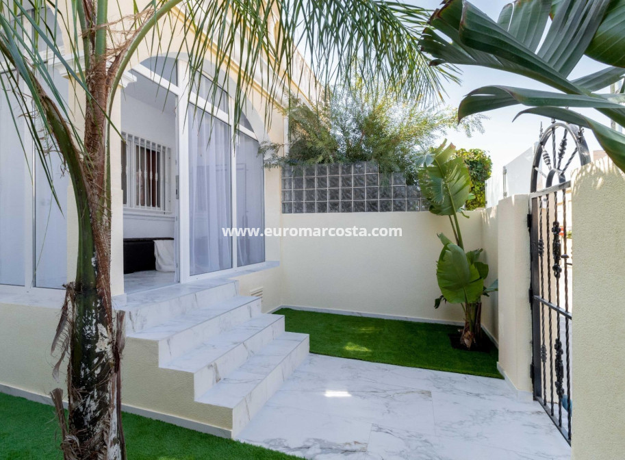 Venta - Bungalow - Torrevieja - Aguas Nuevas