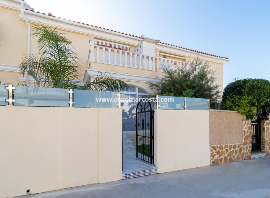 Venta - Bungalow - Torrevieja - Aguas Nuevas