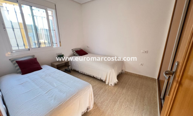 Venta - Chalet - Los Montesinos - La herrada