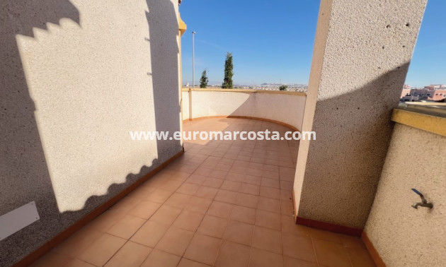 Venta - Chalet - Los Montesinos - La herrada