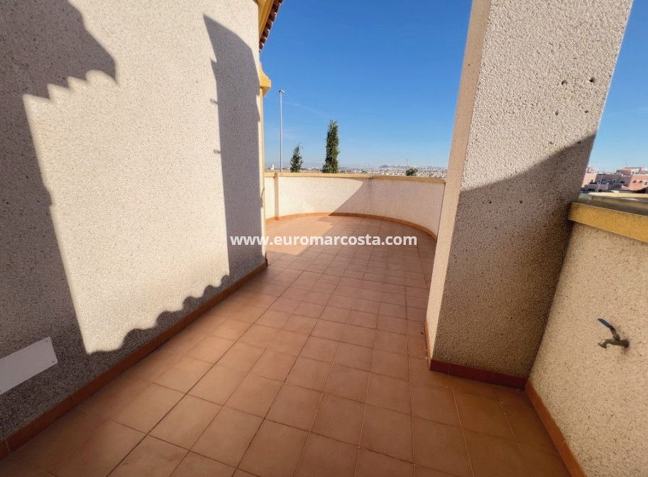 Venta - Chalet - Los Montesinos - La herrada