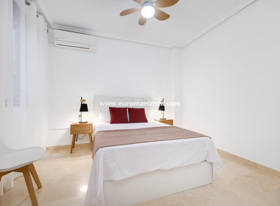 Sale - Apartment / flat - Torrevieja - TORREVIEJA
