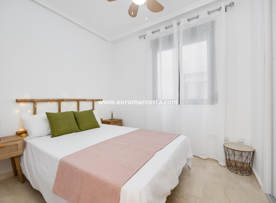 Sale - Apartment / flat - Torrevieja - TORREVIEJA