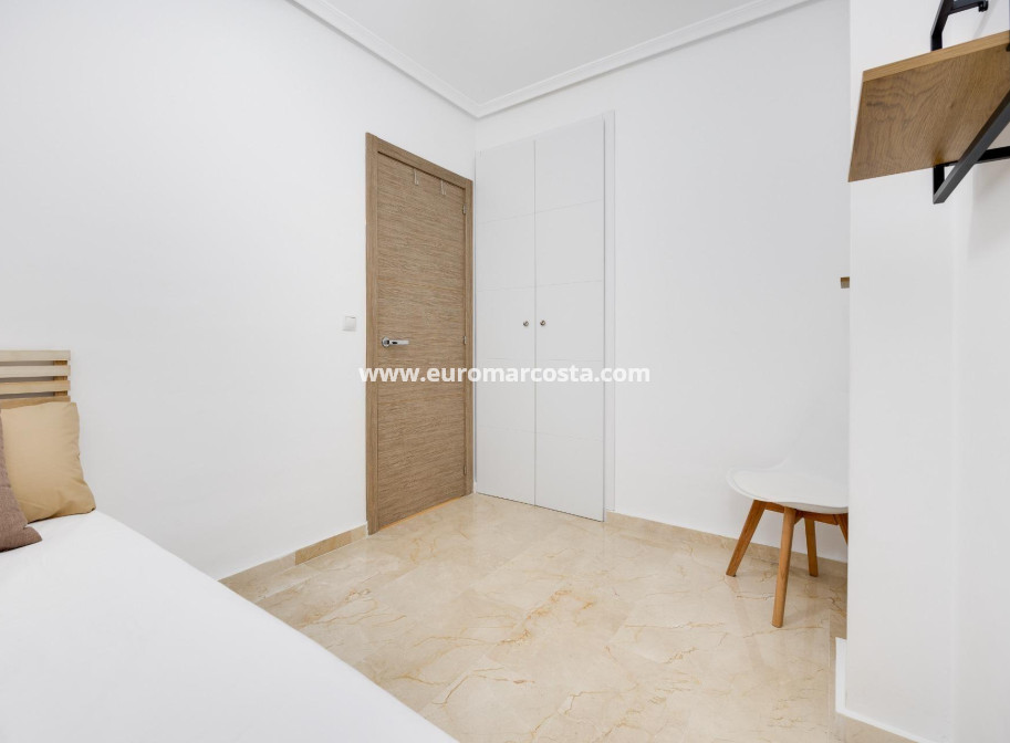 Sale - Apartment / flat - Torrevieja - TORREVIEJA