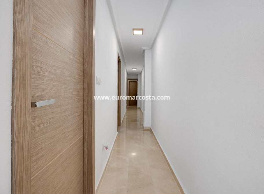 Sale - Apartment / flat - Torrevieja - TORREVIEJA