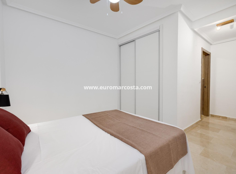 Sale - Apartment / flat - Torrevieja - TORREVIEJA