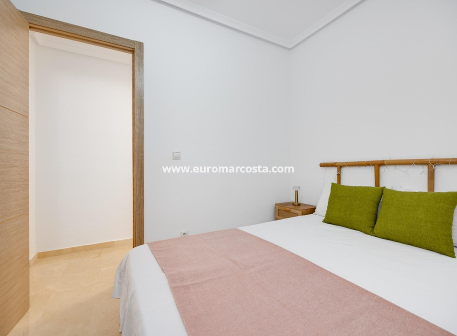 Sale - Apartment / flat - Torrevieja - TORREVIEJA