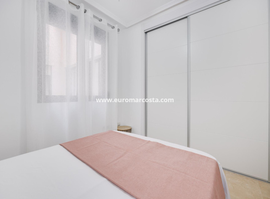 Sale - Apartment / flat - Torrevieja - TORREVIEJA