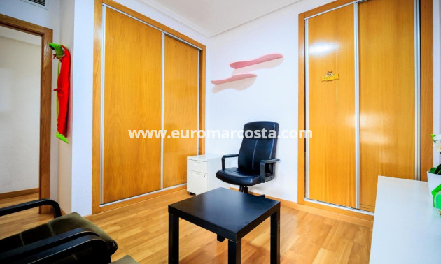 Venta - Apartamento / piso - Torrevieja - TORREVIEJA