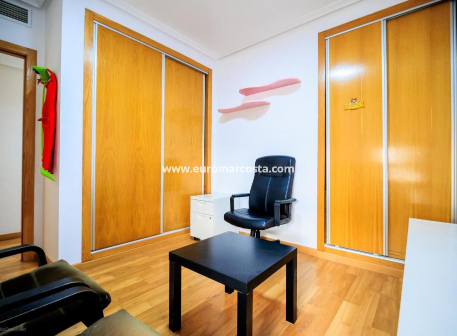 Venta - Apartamento / piso - Torrevieja - TORREVIEJA