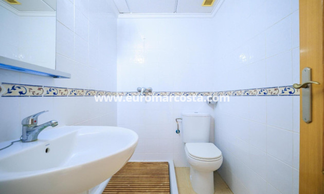 Venta - Apartamento / piso - Torrevieja - TORREVIEJA