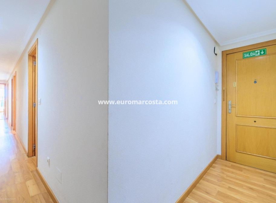 Venta - Apartamento / piso - Torrevieja - TORREVIEJA