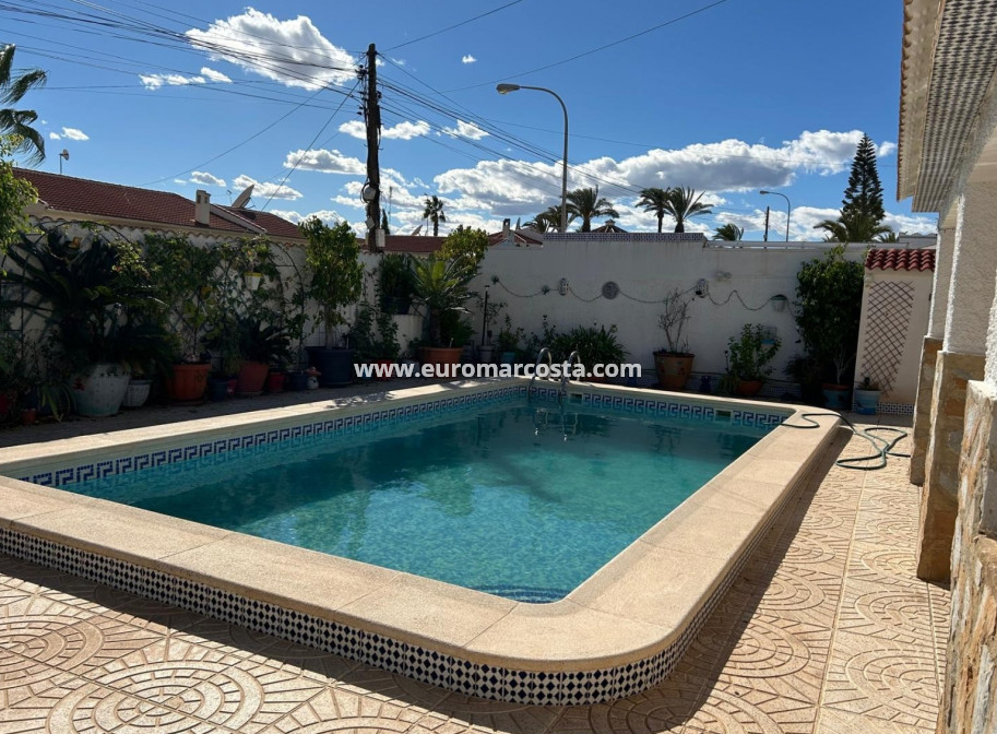 Sale - Detached House / Villa - Ciudad Quesada