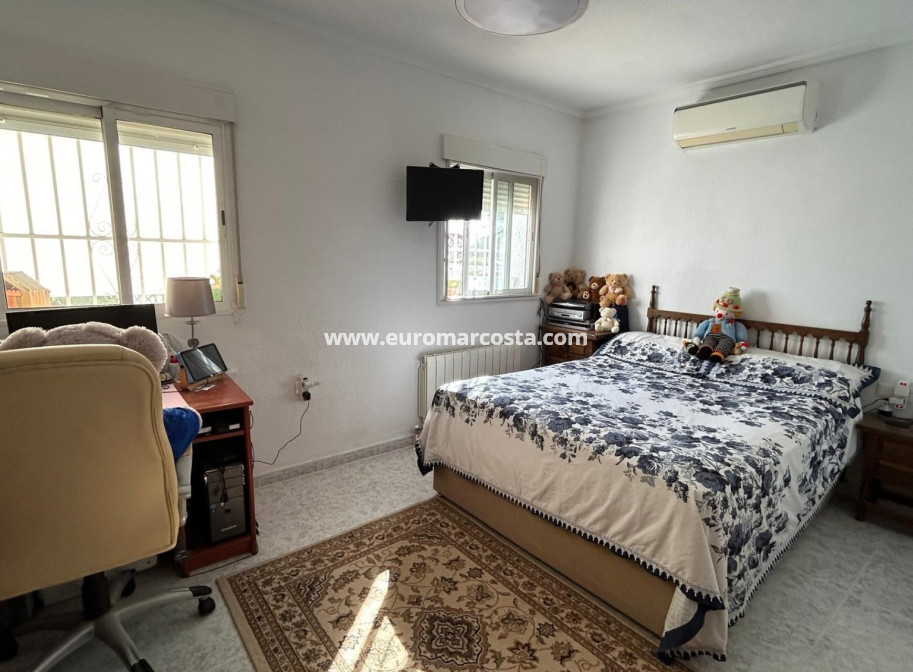 Sale - Detached House / Villa - Ciudad Quesada