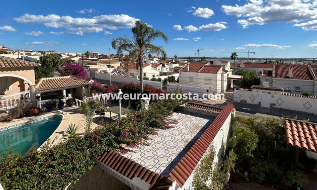 Sale - Detached House / Villa - Ciudad Quesada