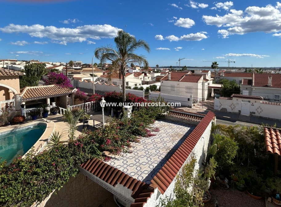 Sale - Detached House / Villa - Ciudad Quesada