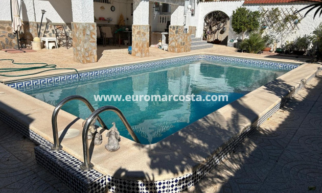 Sale - Detached House / Villa - Ciudad Quesada