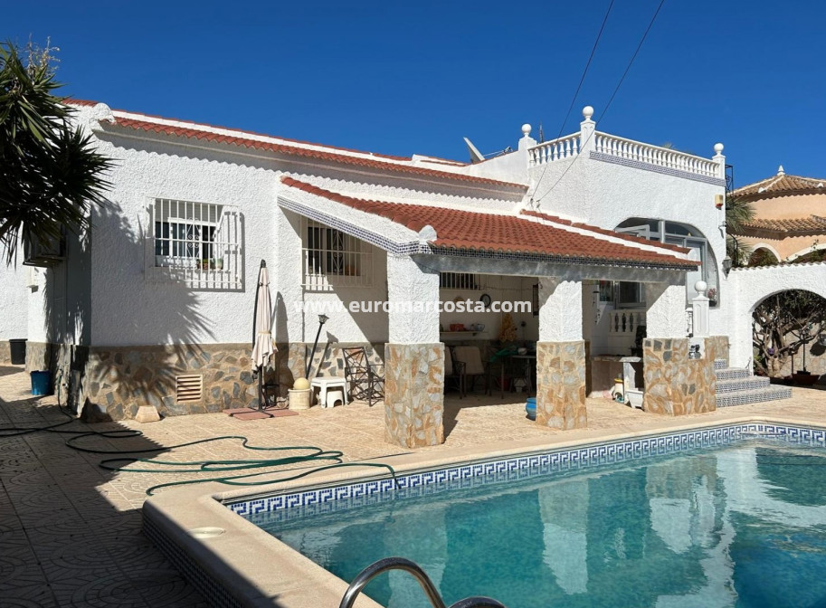 Sale - Detached House / Villa - Ciudad Quesada