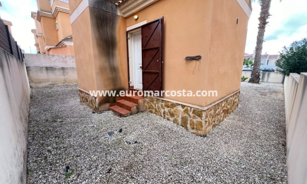 Venta - Chalet - Algorfa