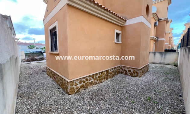 Venta - Chalet - Algorfa