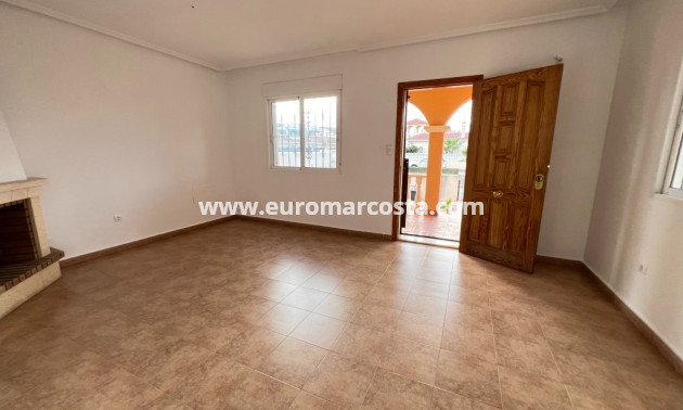 Venta - Chalet - Algorfa