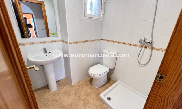 Venta - Chalet - Algorfa