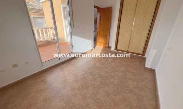 Venta - Chalet - Algorfa