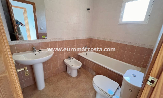 Venta - Chalet - Algorfa