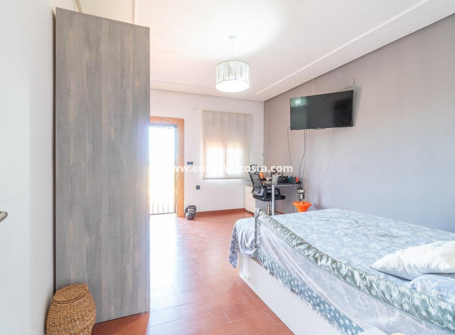 Venta - Villa - Torrevieja - TORREVIEJA