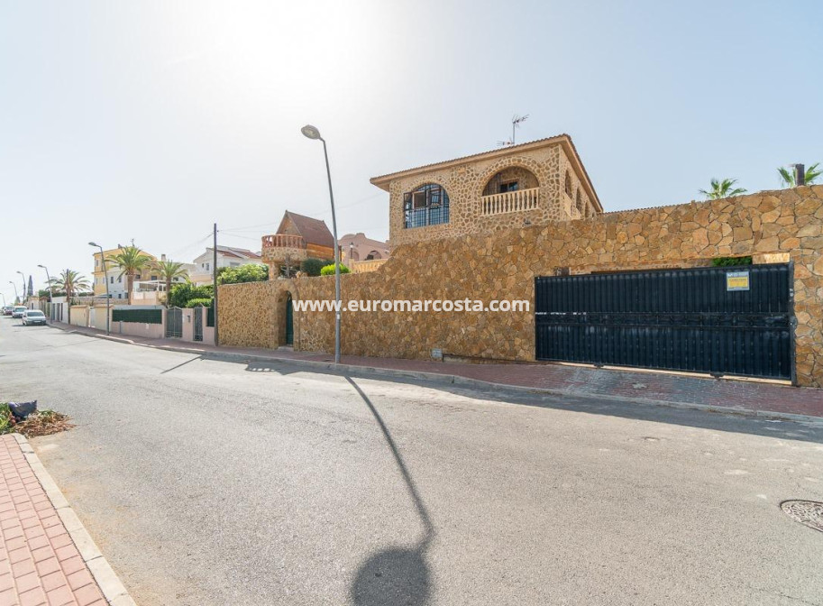 Venta - Villa - Torrevieja - TORREVIEJA