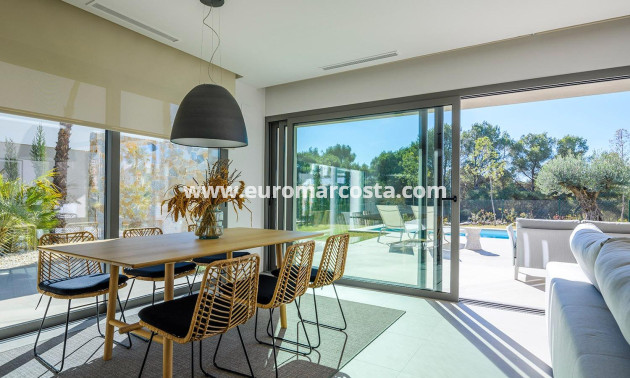 Venta - Villa - San Miguel de Salinas - Las Colinas Golf