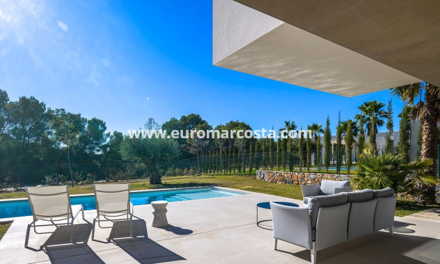 Venta - Villa - San Miguel de Salinas - Las Colinas Golf