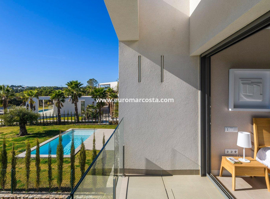 Venta - Villa - San Miguel de Salinas - Las Colinas Golf