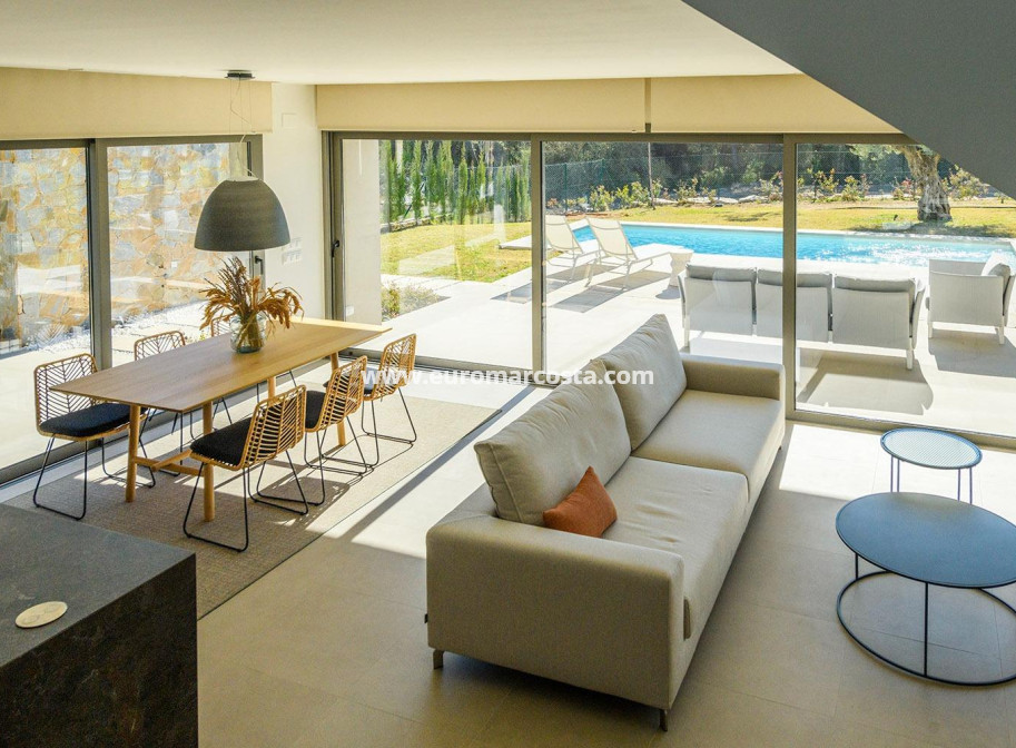 Venta - Villa - San Miguel de Salinas - Las Colinas Golf