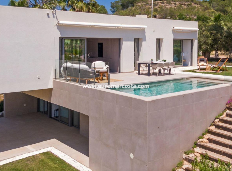 Venta - Villa - San Miguel de Salinas - Las Colinas Golf